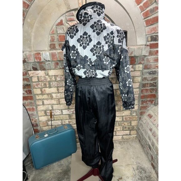 Ski Suit 1980s vintage snow suit black gray floral - Picture 4 of 16